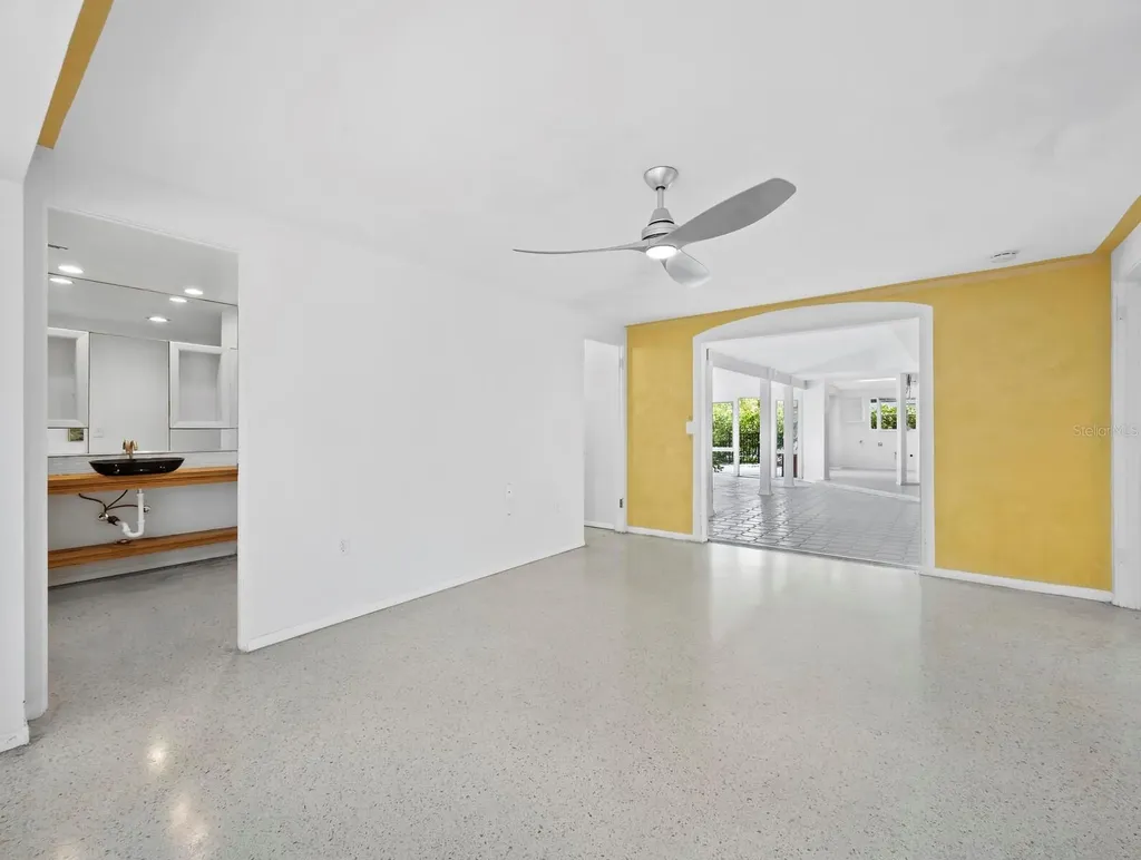 749 Penfield Street Longboat Key FL 34228