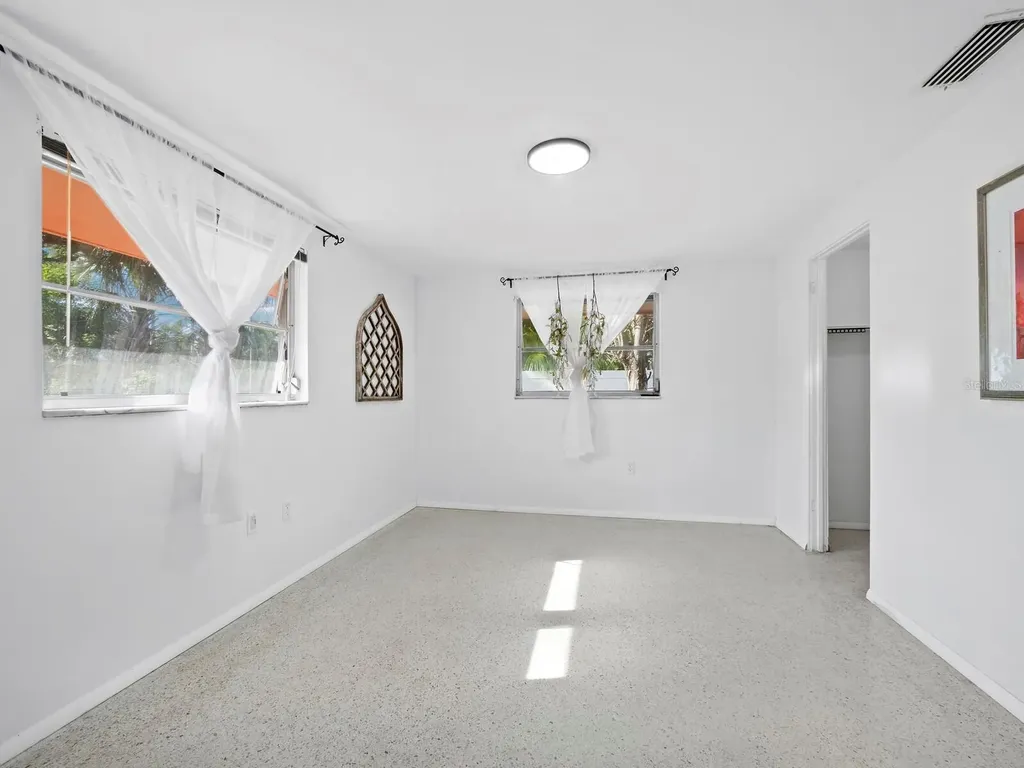 749 Penfield Street Longboat Key FL 34228