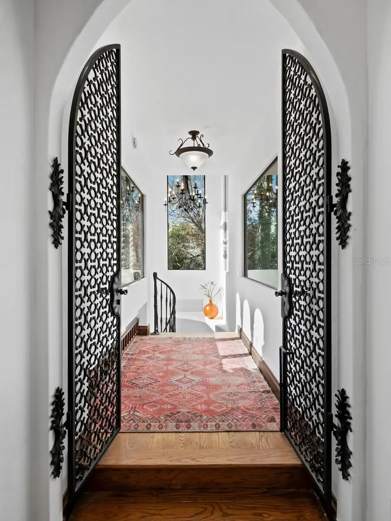 749 Penfield Street Longboat Key FL 34228