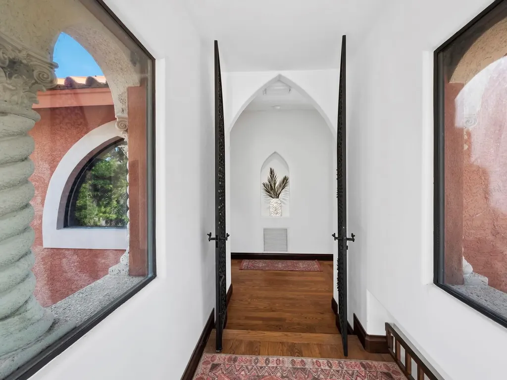 749 Penfield Street Longboat Key FL 34228