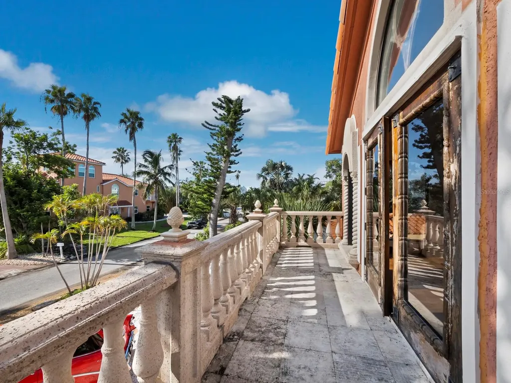 749 Penfield Street Longboat Key FL 34228
