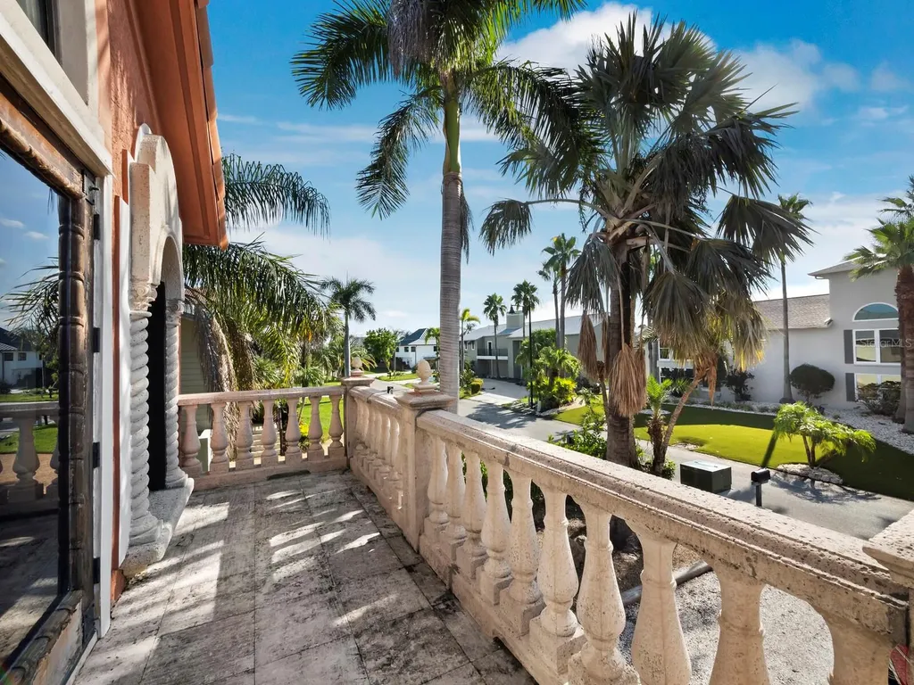 749 Penfield Street Longboat Key FL 34228