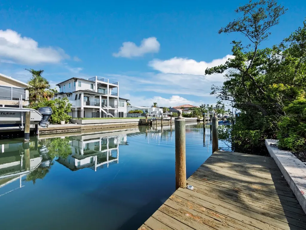 749 Penfield Street Longboat Key FL 34228