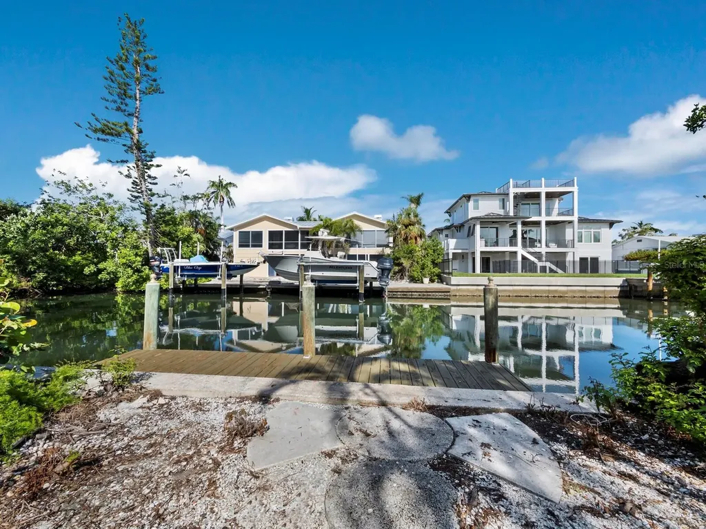 749 Penfield Street Longboat Key FL 34228