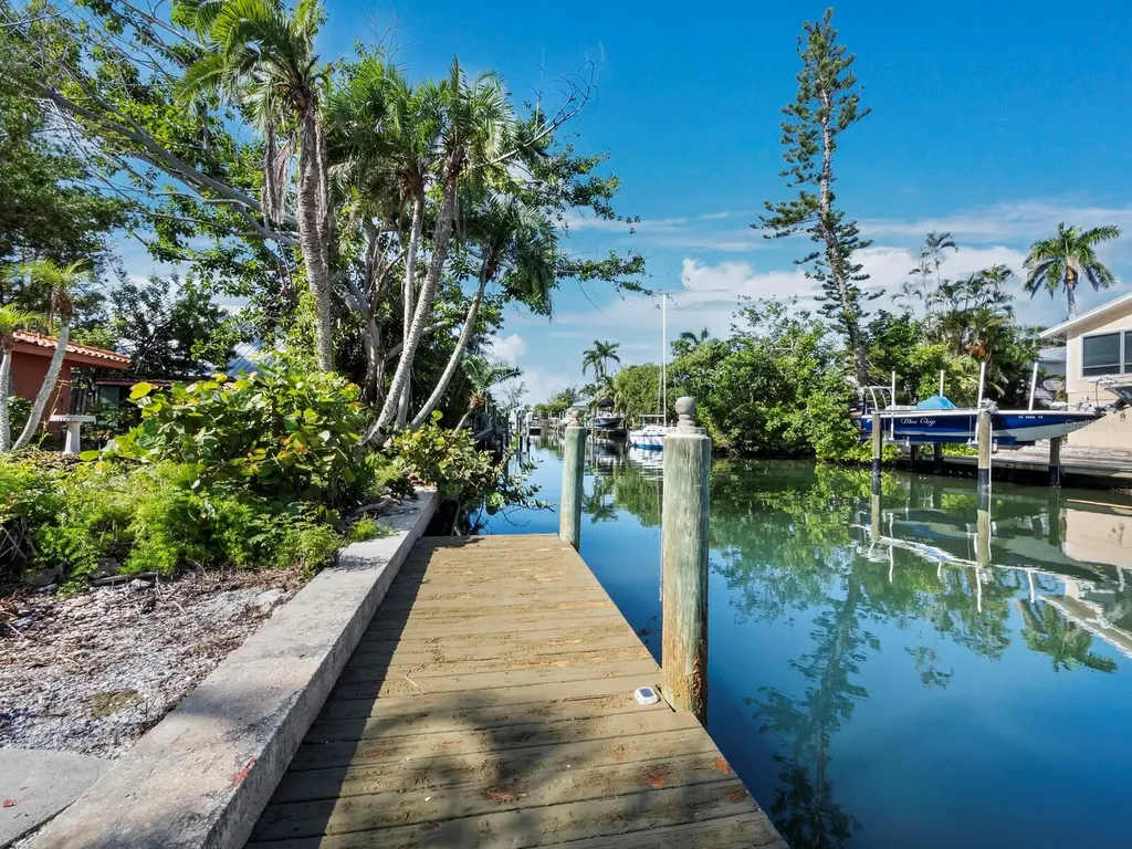 749 Penfield Street Longboat Key FL 34228