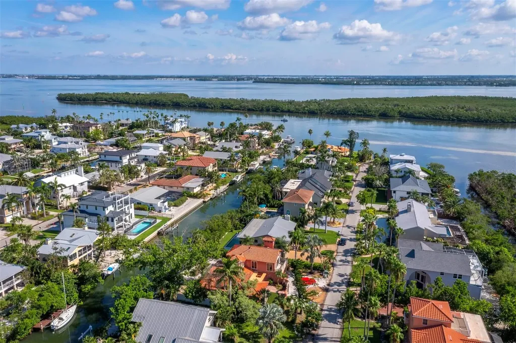 749 Penfield Street Longboat Key FL 34228