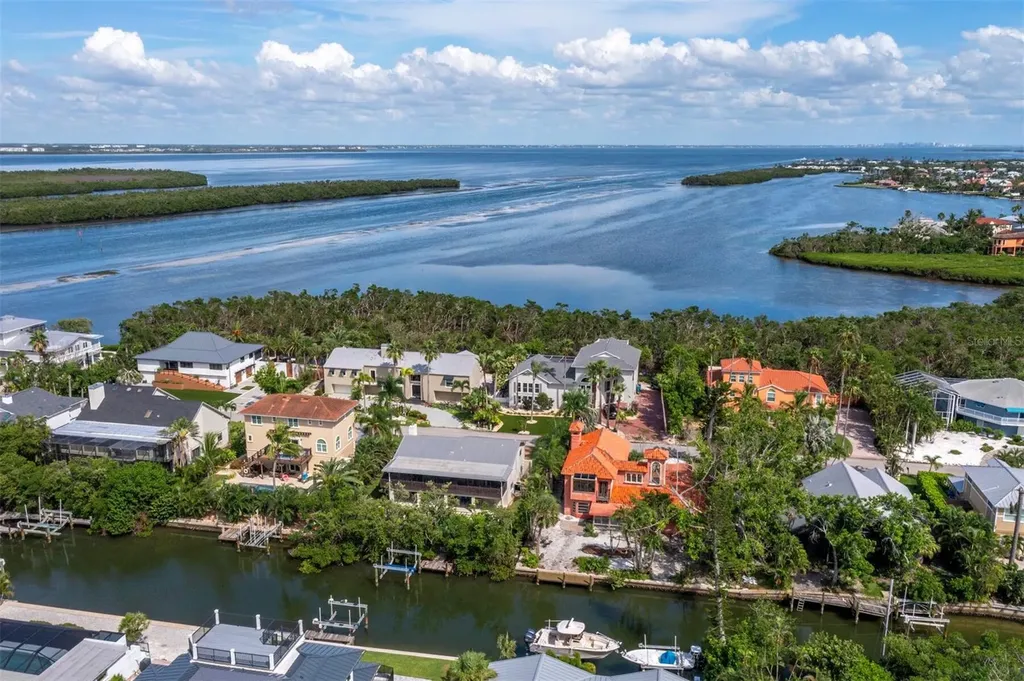 749 Penfield Street Longboat Key FL 34228
