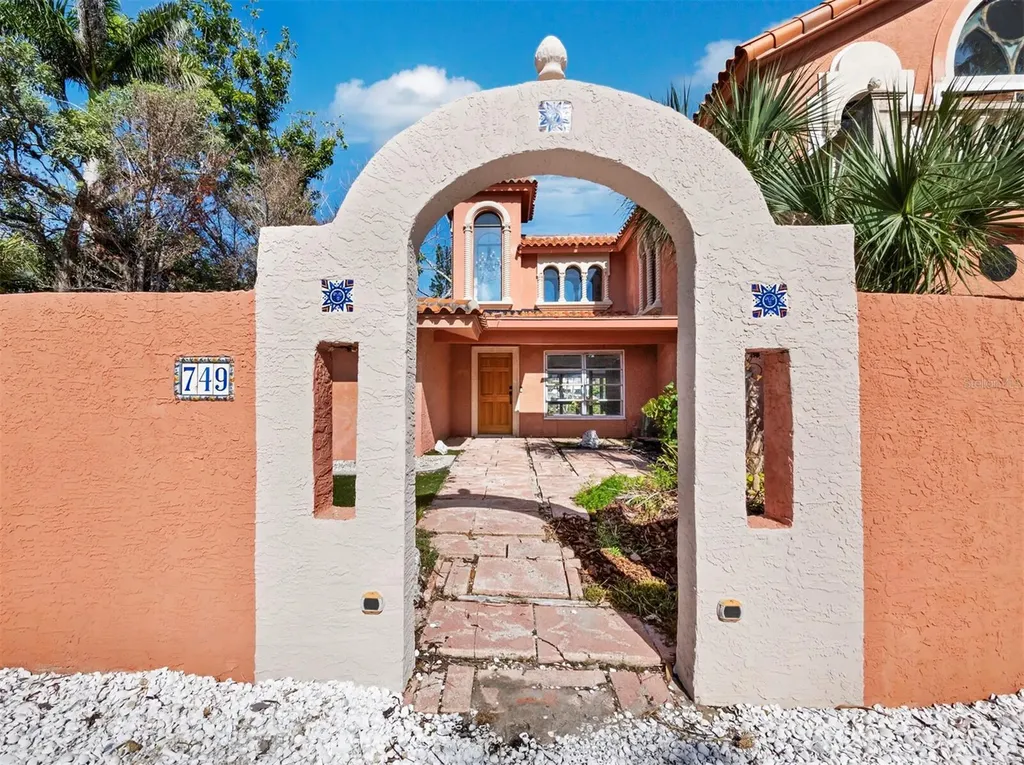 749 Penfield Street Longboat Key FL 34228
