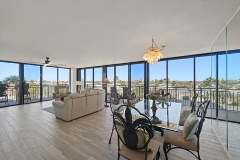 7650 Bayshore Drive Treasure Island FL 33706