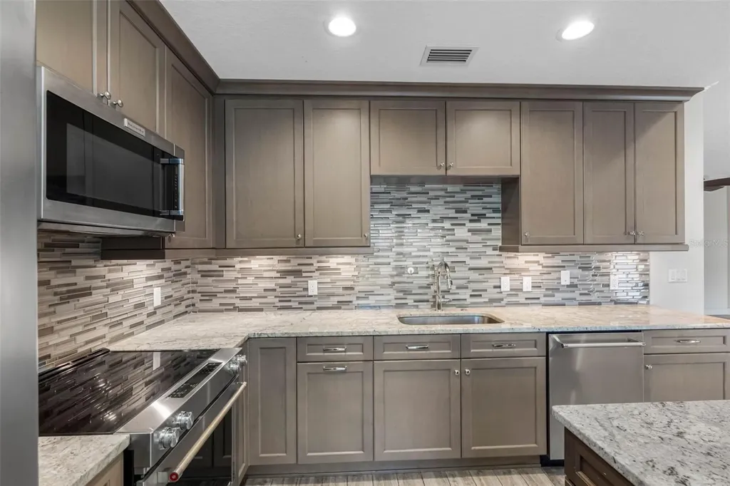 763 Date Palm Lane St Petersburg FL 33707