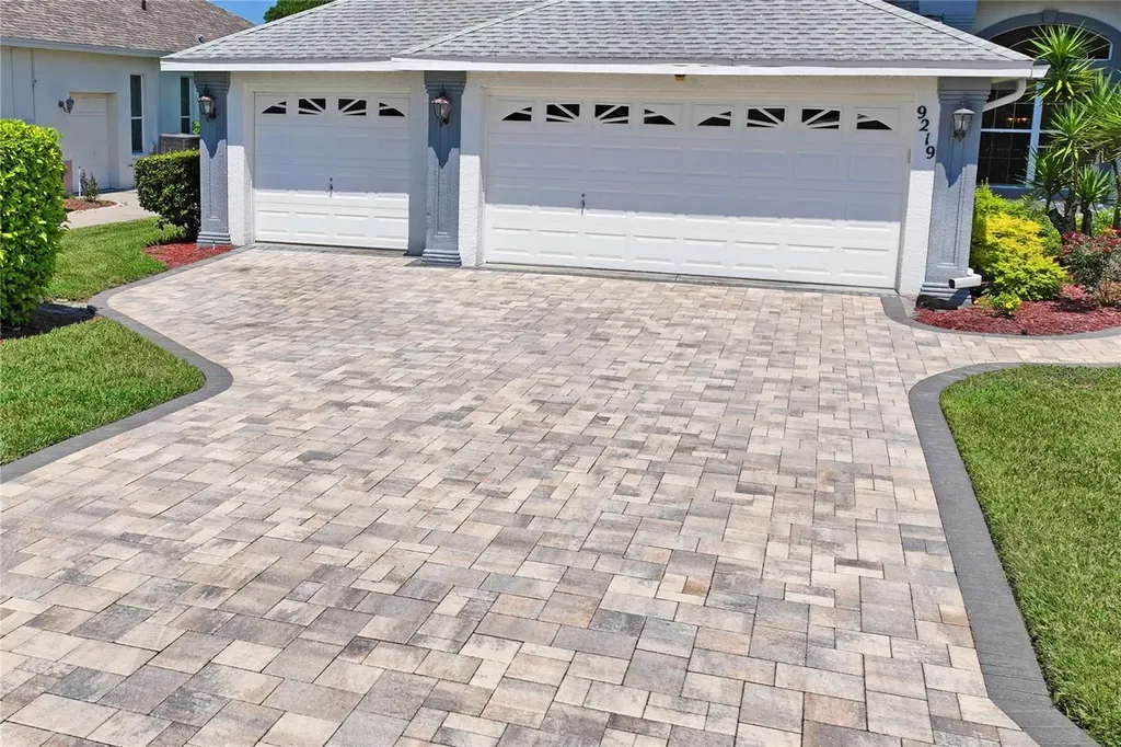 9219 Grand Cypress Drive Weeki Wachee FL 34613