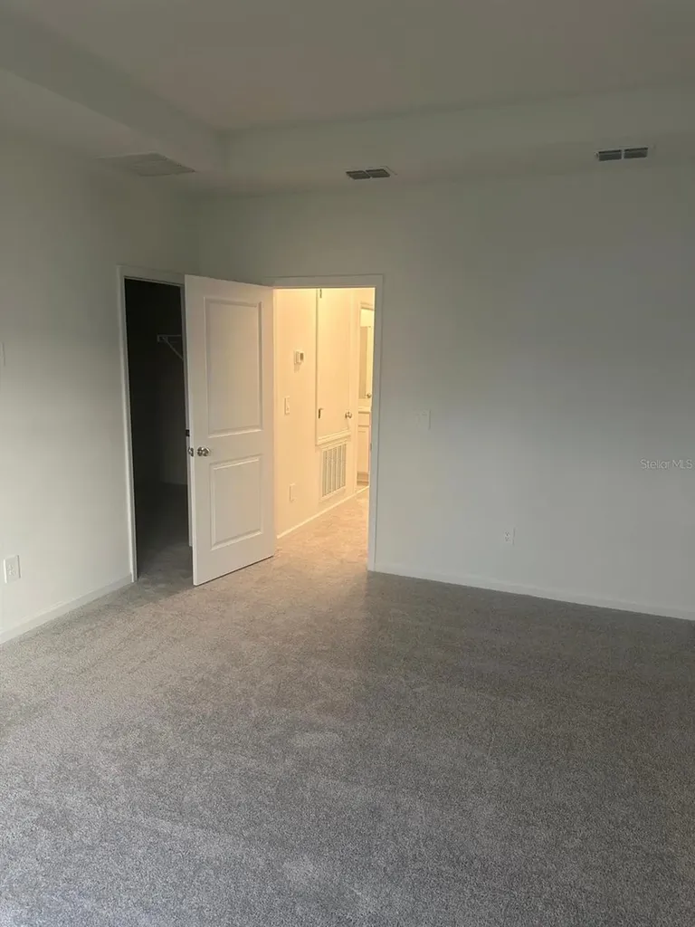 2661 Skyline Loop Kissimmee FL 34758