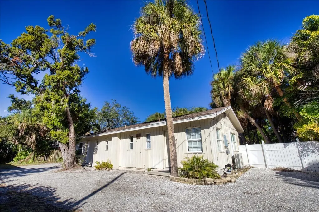 160 Garden Lane Sarasota FL 34242
