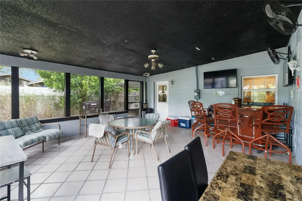1115 S Alder Avenue Orlando FL 32807