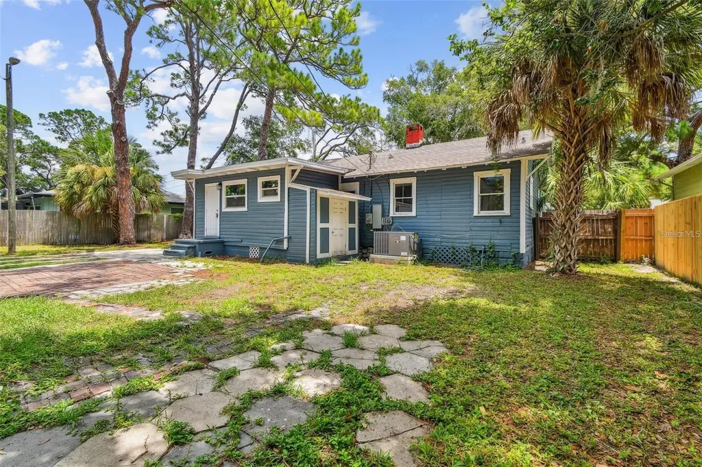 2329 7th Street S St Petersburg FL 33705