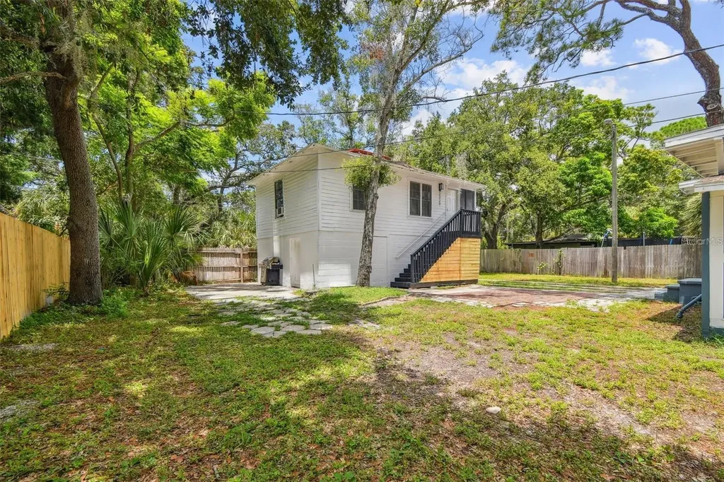 2329 7th Street S St Petersburg FL 33705