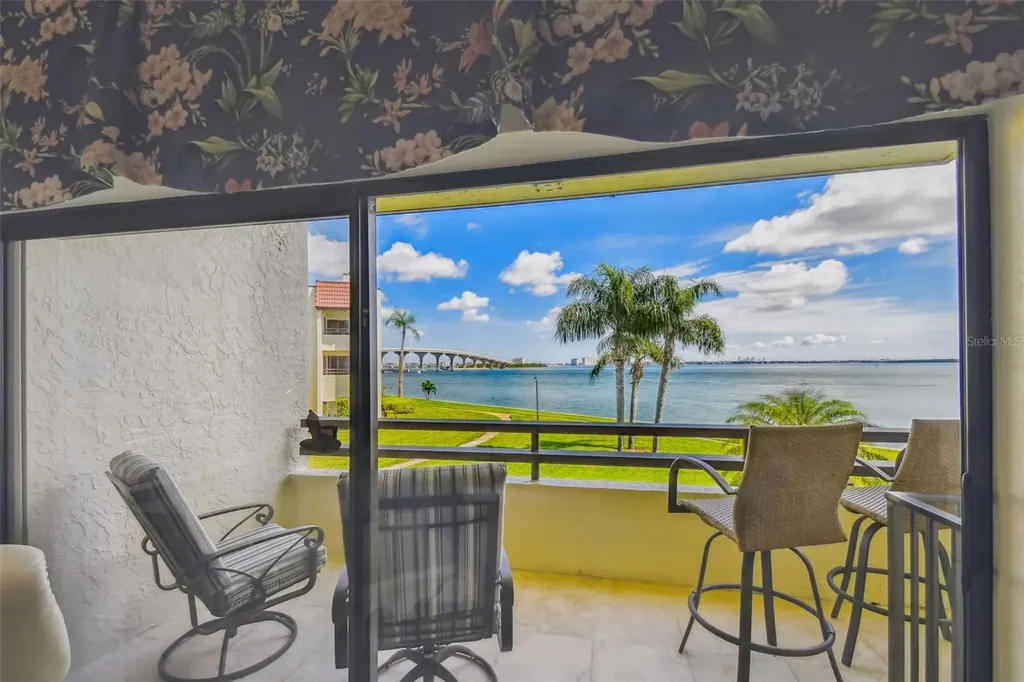 127 1st Street E Tierra Verde FL 33715