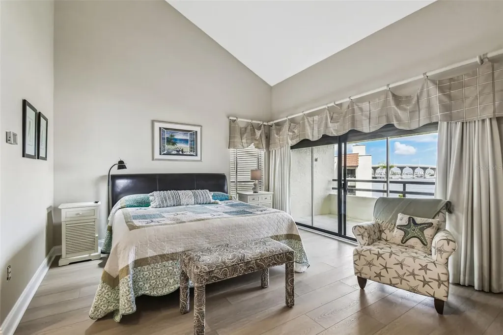 127 1st Street E Tierra Verde FL 33715