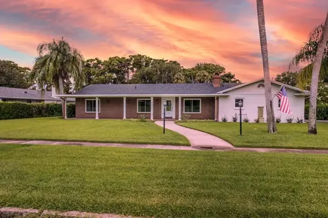 1401 Lake Shore Boulevard Tavares FL 32778