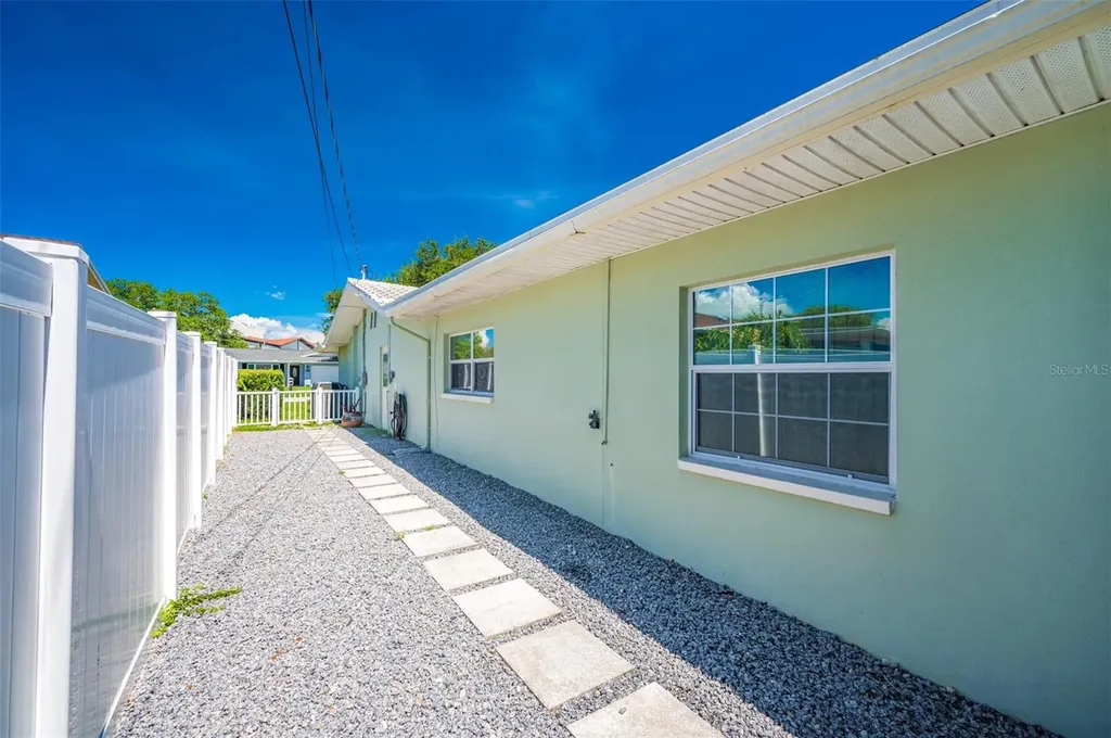 11290 142nd Street Largo FL 33774