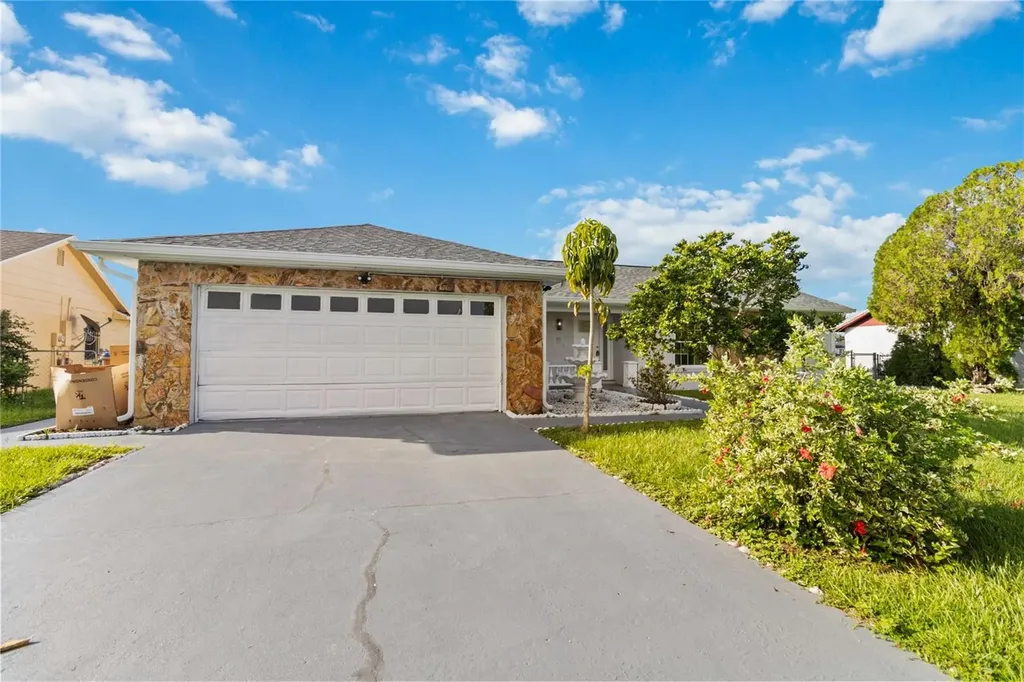 371 Buttonwood Drive Kissimmee FL 34743