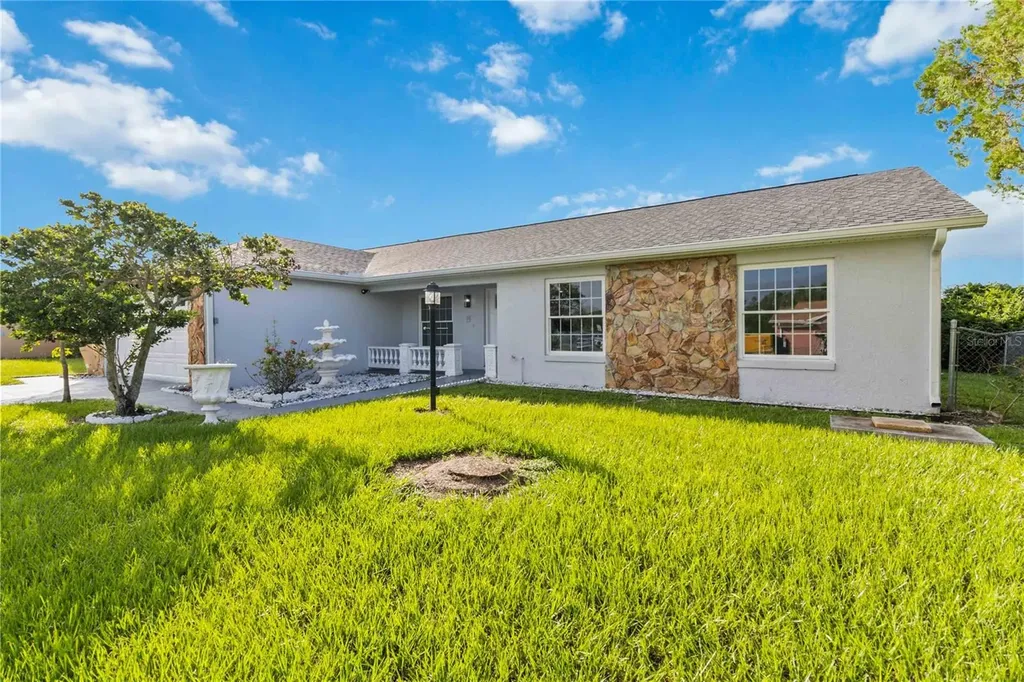 371 Buttonwood Drive Kissimmee FL 34743