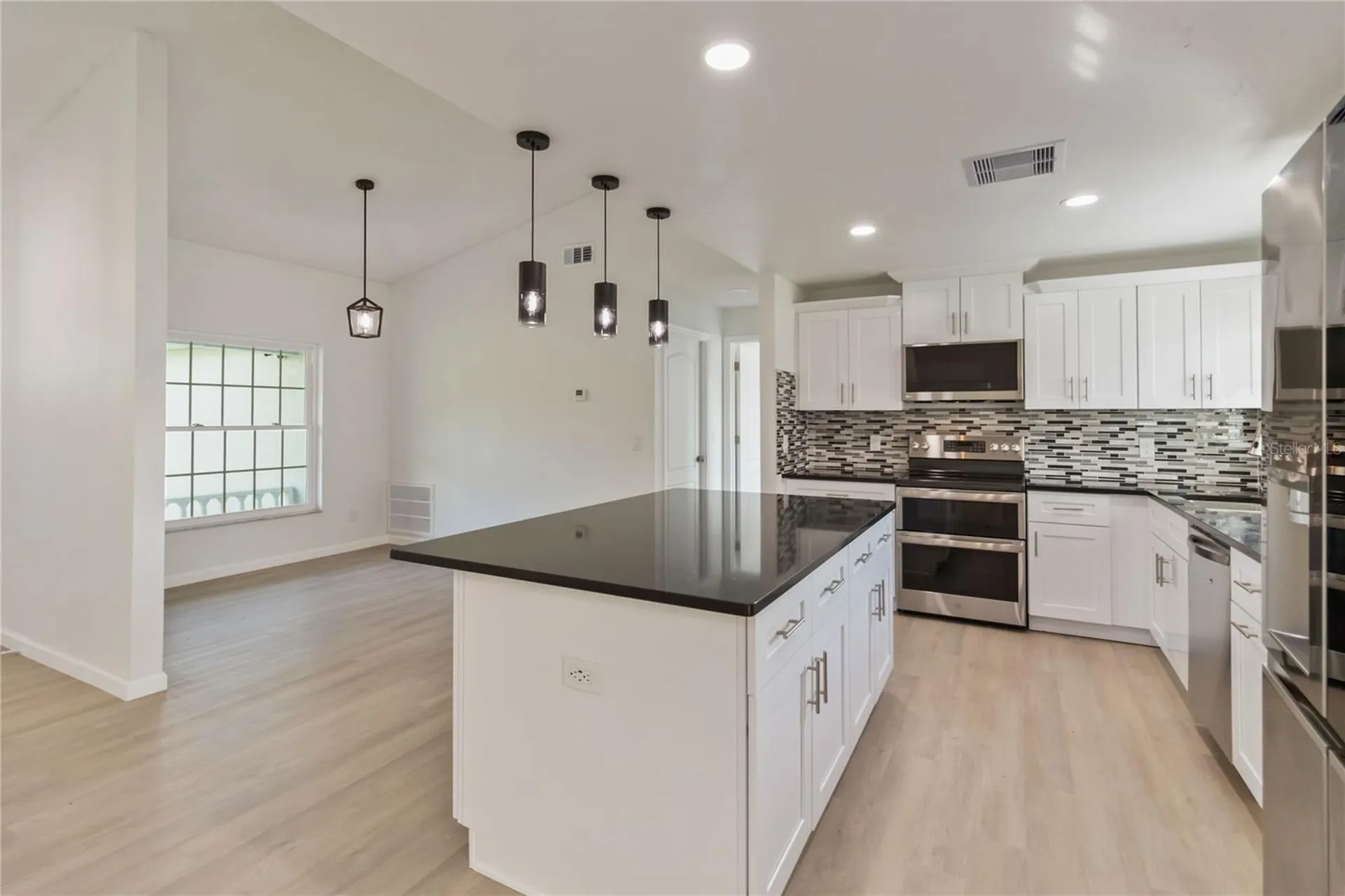 371 Buttonwood Drive Kissimmee FL 34743