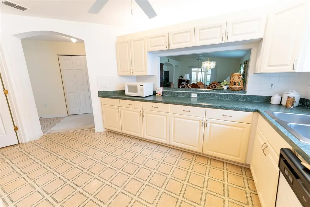 8649 SE 141st Place Summerfield FL 34491