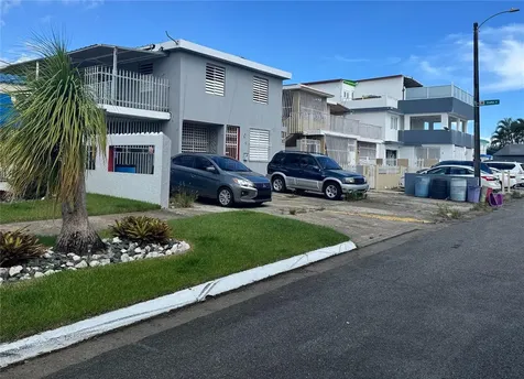 G4 7th St., Castellana Gardens Dev. Carolina PR 00983