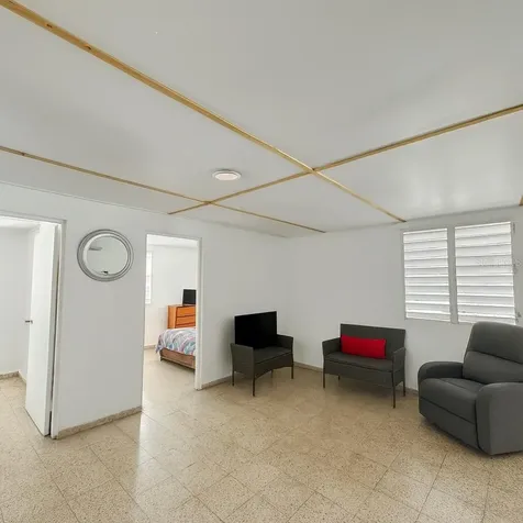 G4 7th St., Castellana Gardens Dev. Carolina PR 00983
