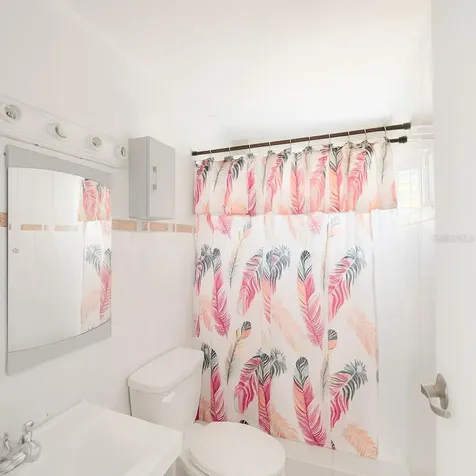G4 7th St., Castellana Gardens Dev. Carolina PR 00983