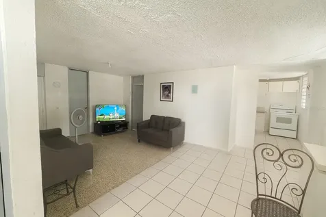G4 7th St., Castellana Gardens Dev. Carolina PR 00983