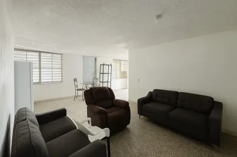 G4 7th St., Castellana Gardens Dev. Carolina PR 00983
