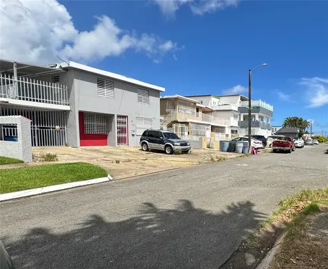 G4 7th St., Castellana Gardens Dev. Carolina PR 00983