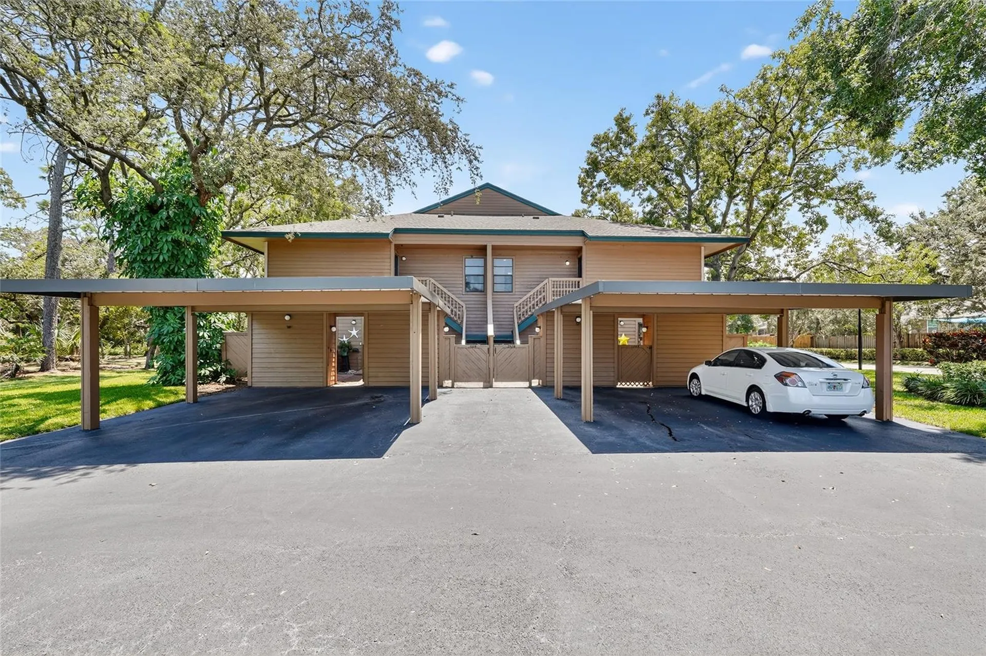 1306 Lennox Road E Palm Harbor FL 34683