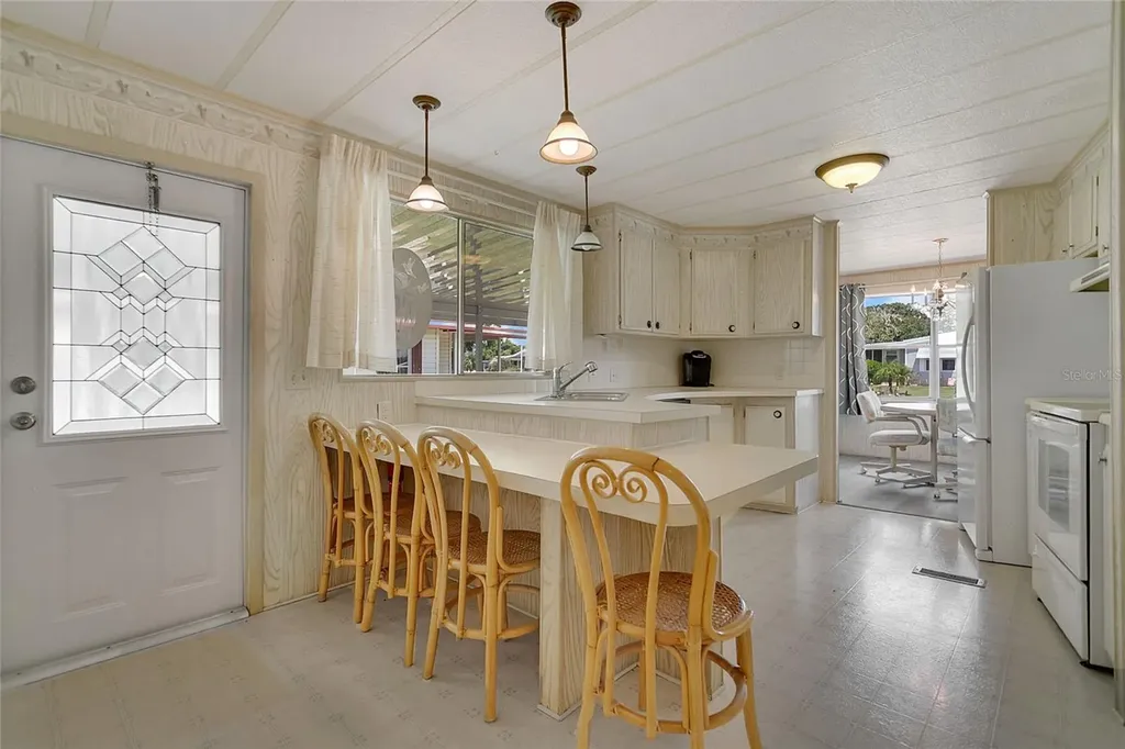1207 Apache Circle Tavares FL 32778