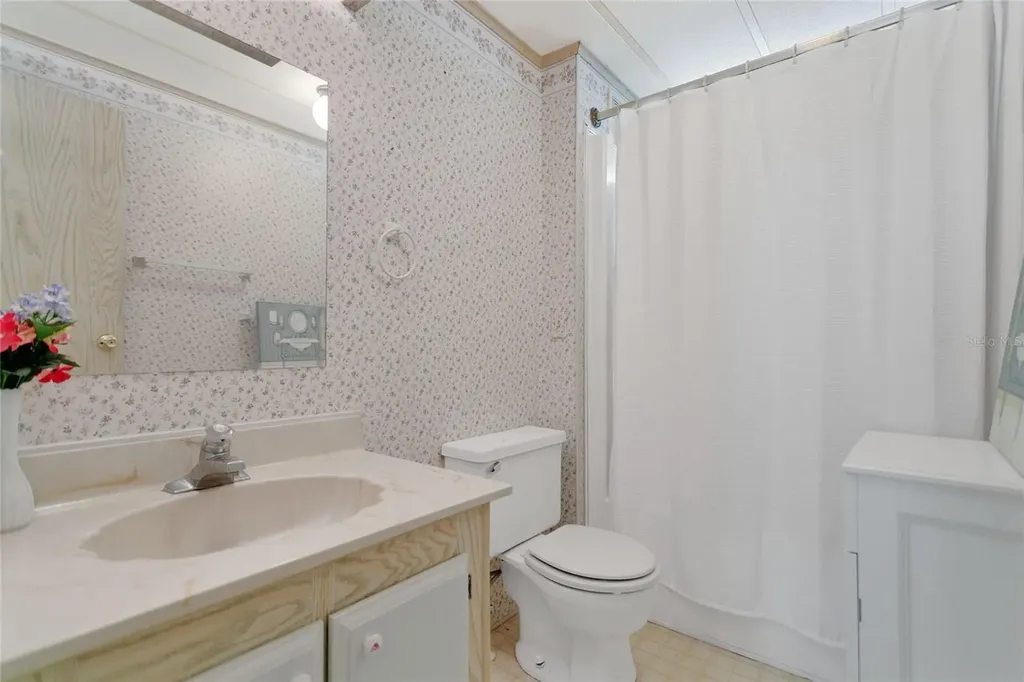 1207 Apache Circle Tavares FL 32778