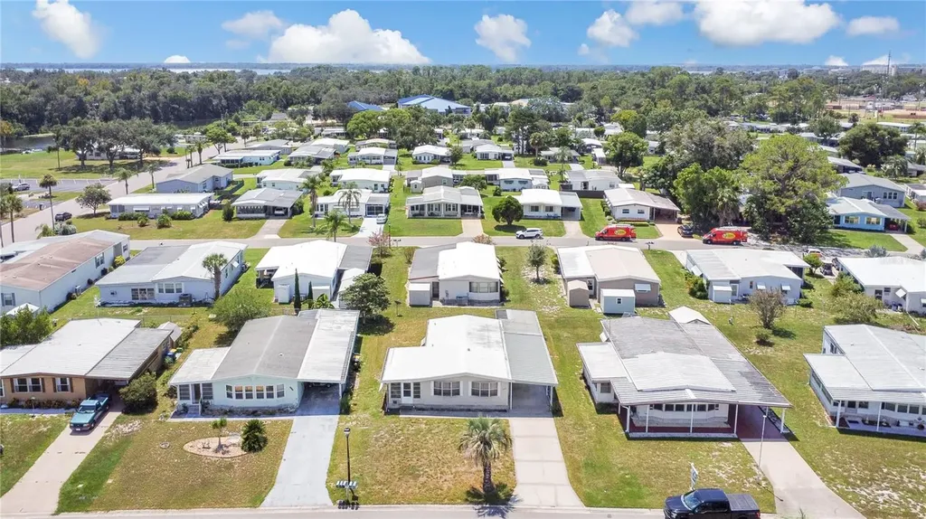 1207 Apache Circle Tavares FL 32778