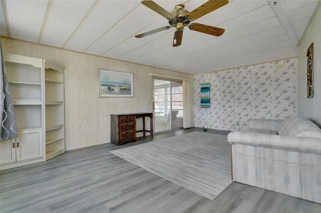 1207 Apache Circle Tavares FL 32778