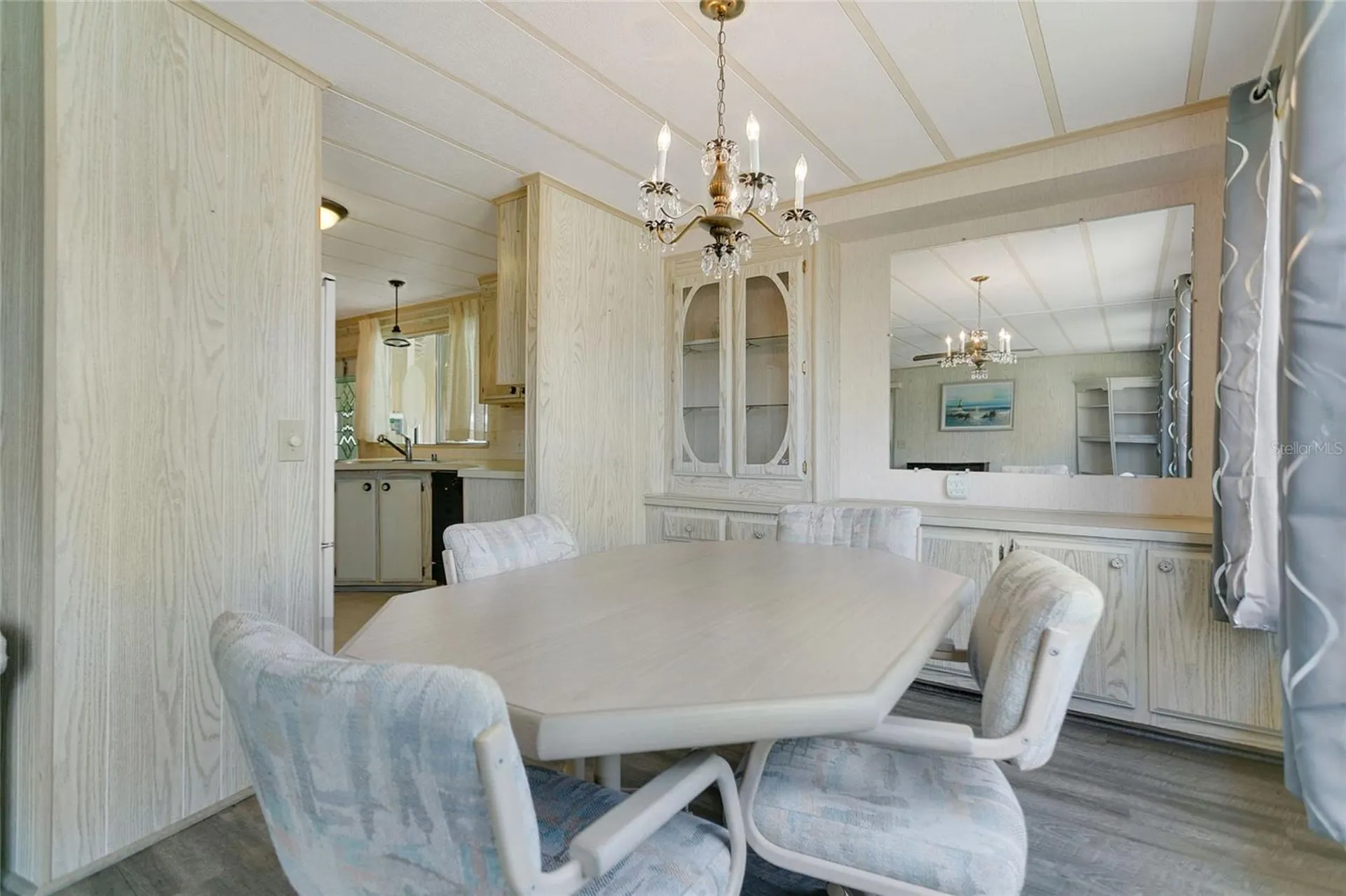 1207 Apache Circle Tavares FL 32778