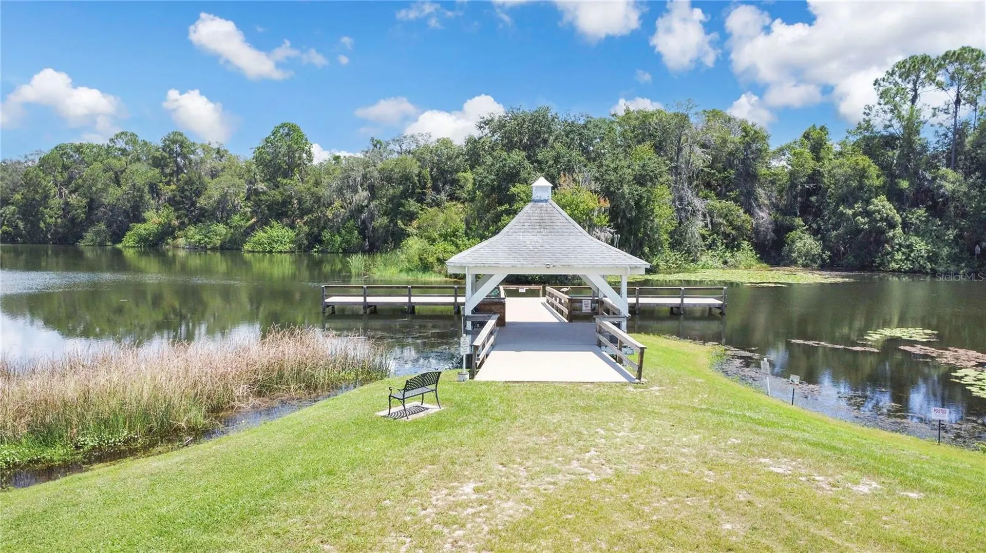 1207 Apache Circle Tavares FL 32778