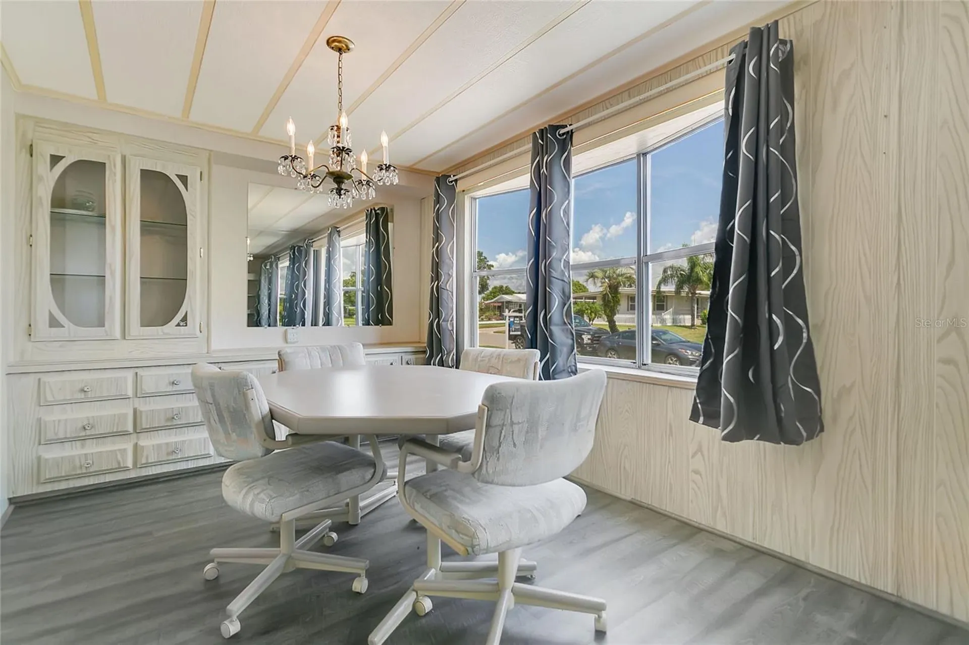 1207 Apache Circle Tavares FL 32778