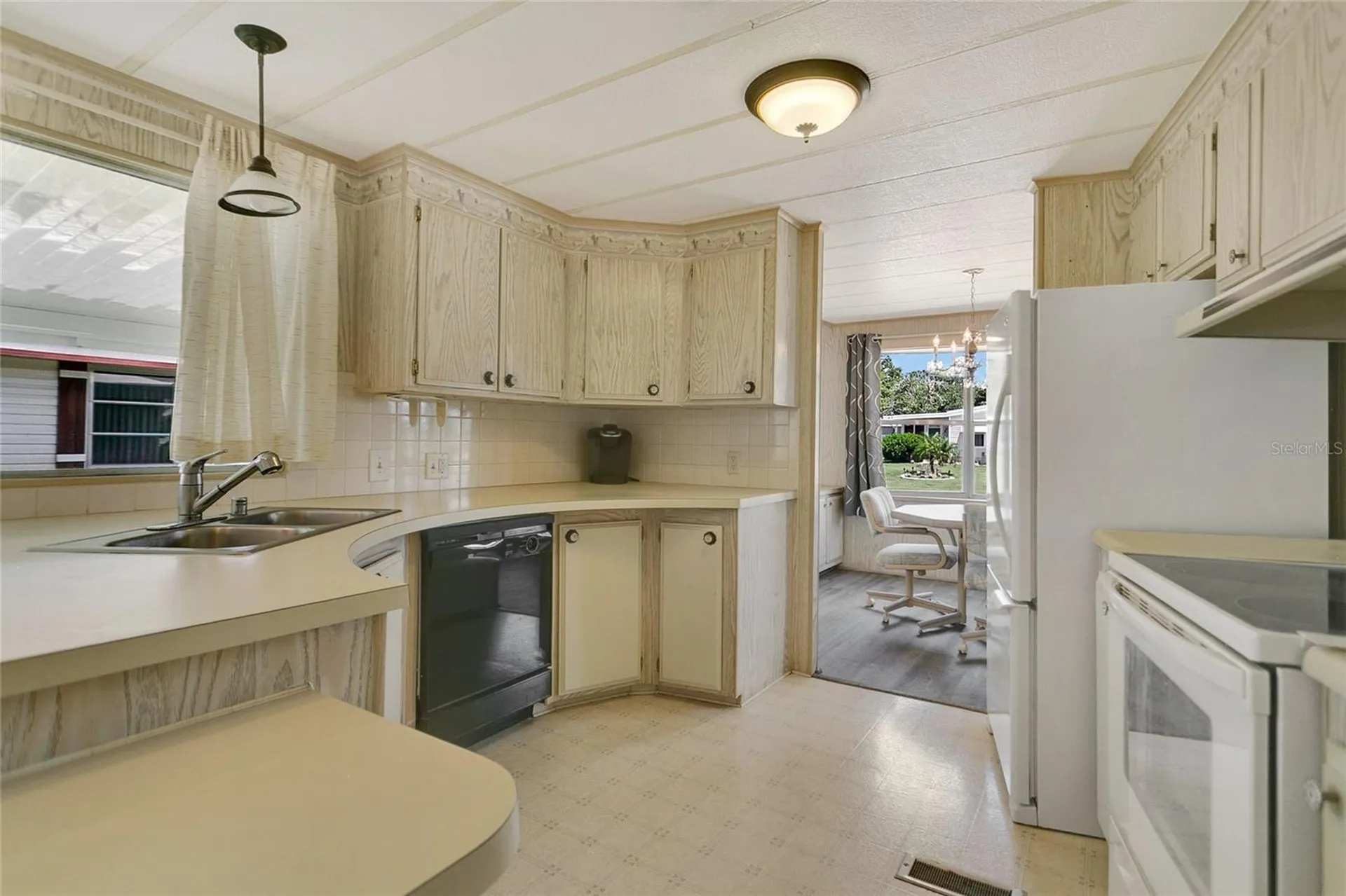 1207 Apache Circle Tavares FL 32778