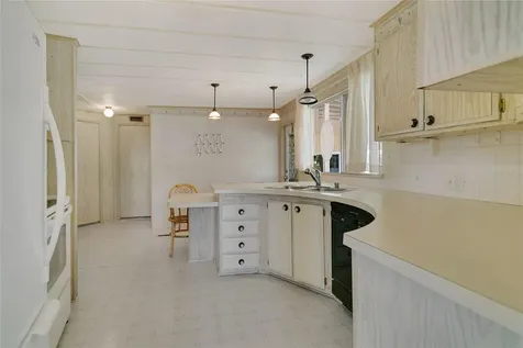 1207 Apache Circle Tavares FL 32778