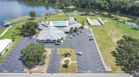 1207 Apache Circle Tavares FL 32778