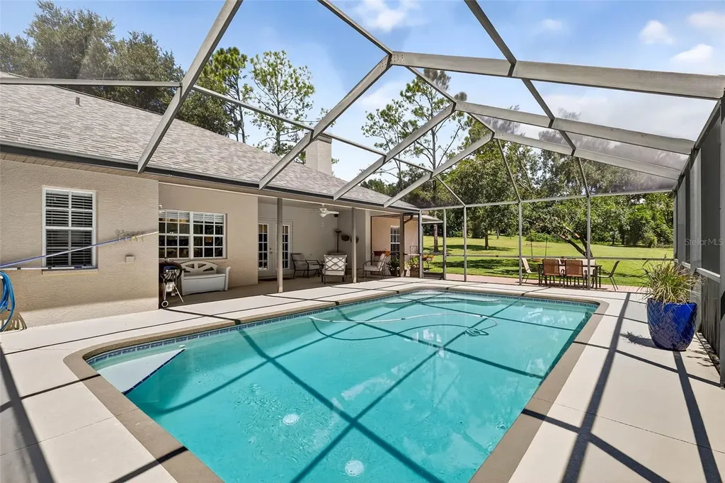 11240 Grandview Drive Dade City FL 33525