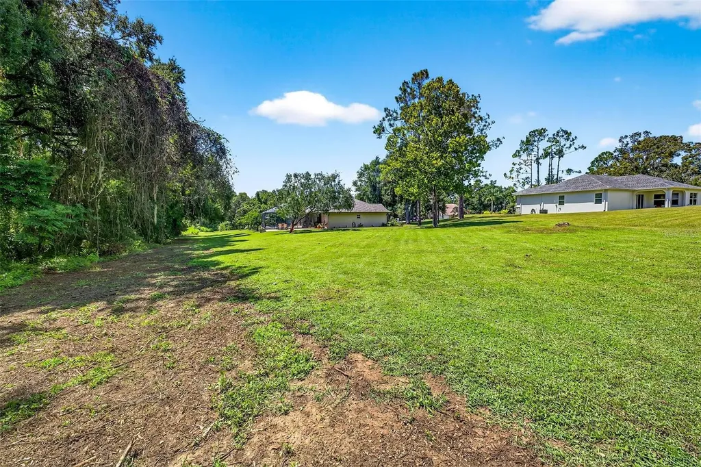11240 Grandview Drive Dade City FL 33525