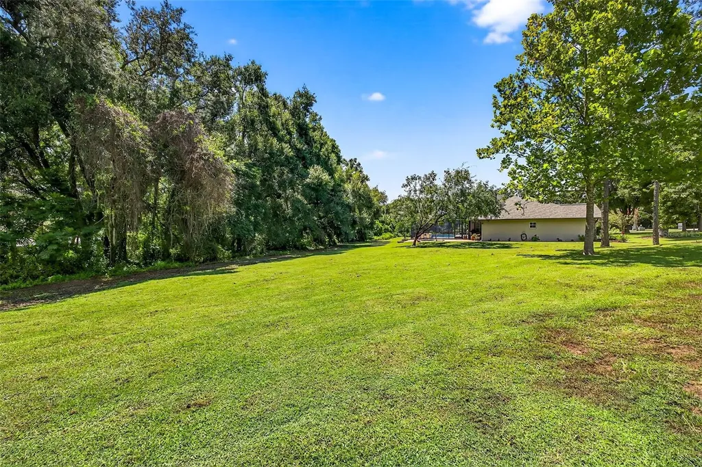 11240 Grandview Drive Dade City FL 33525