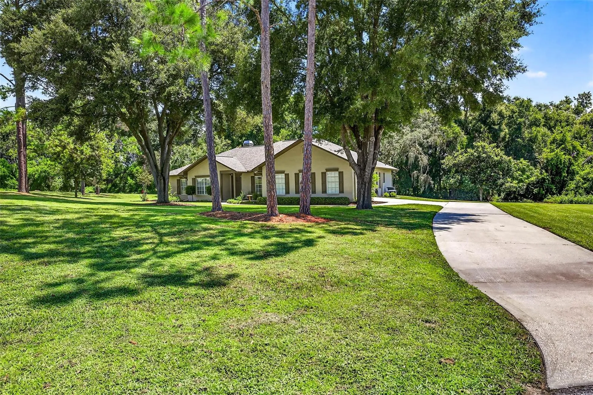 11240 Grandview Drive Dade City FL 33525