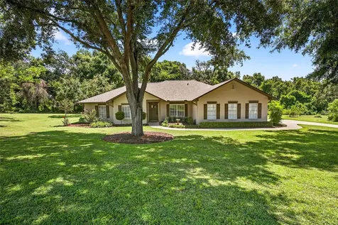 11240 Grandview Drive Dade City FL 33525